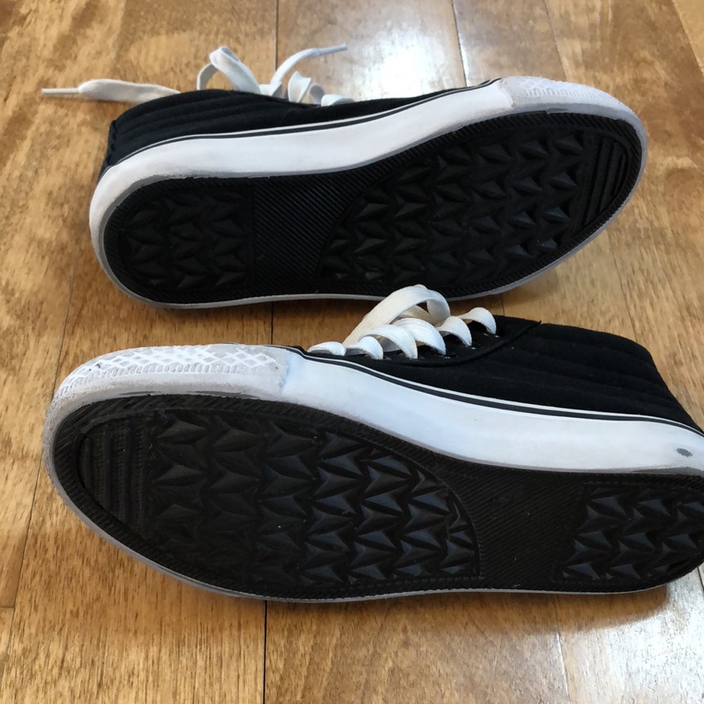 Girls size 3 canvas shoes. Only worn inside a limited number of times for dance. - Picture 2 of 7